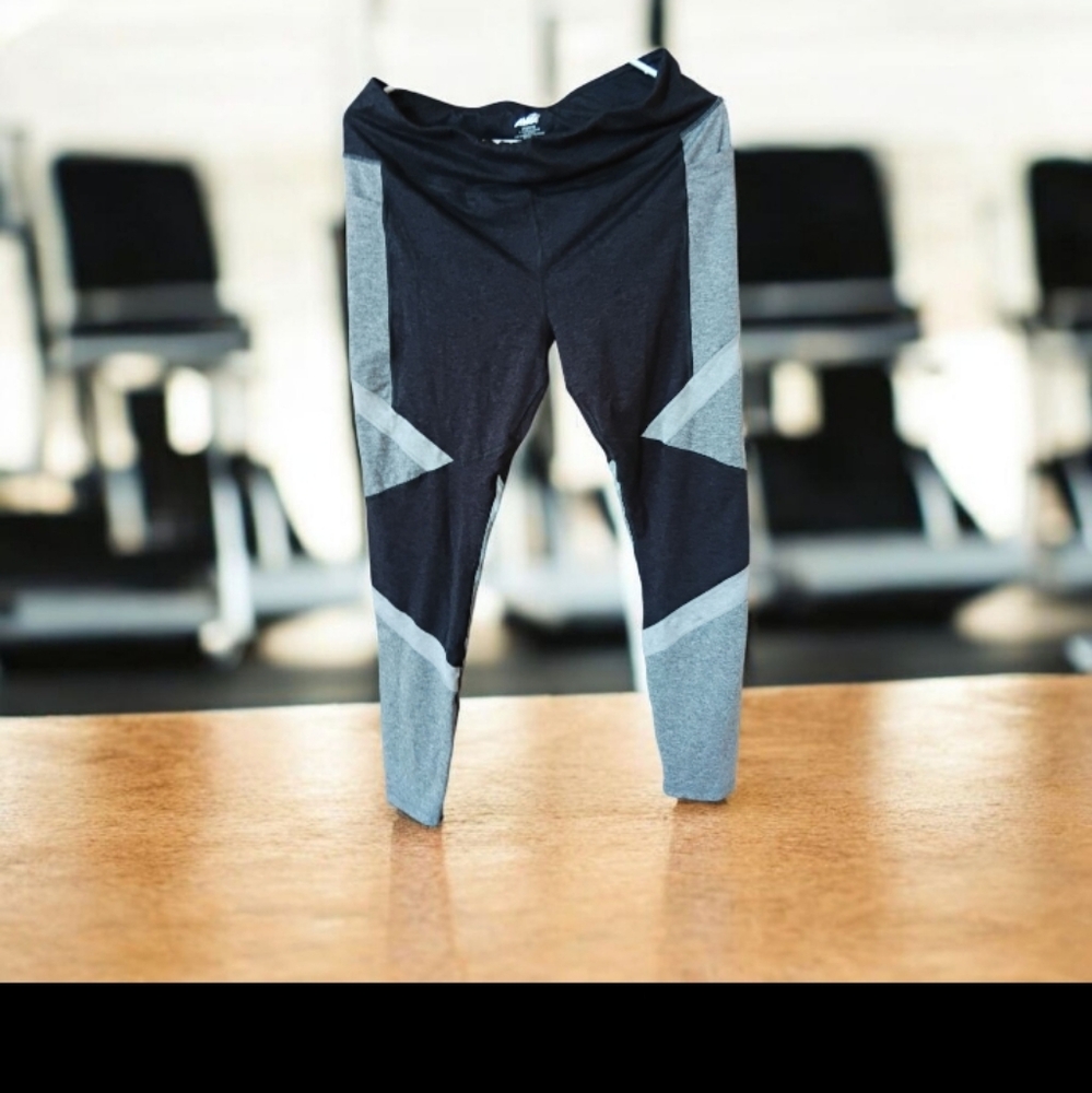 Stylish Women Black and Gray Leggings Large 12 To 14 Size